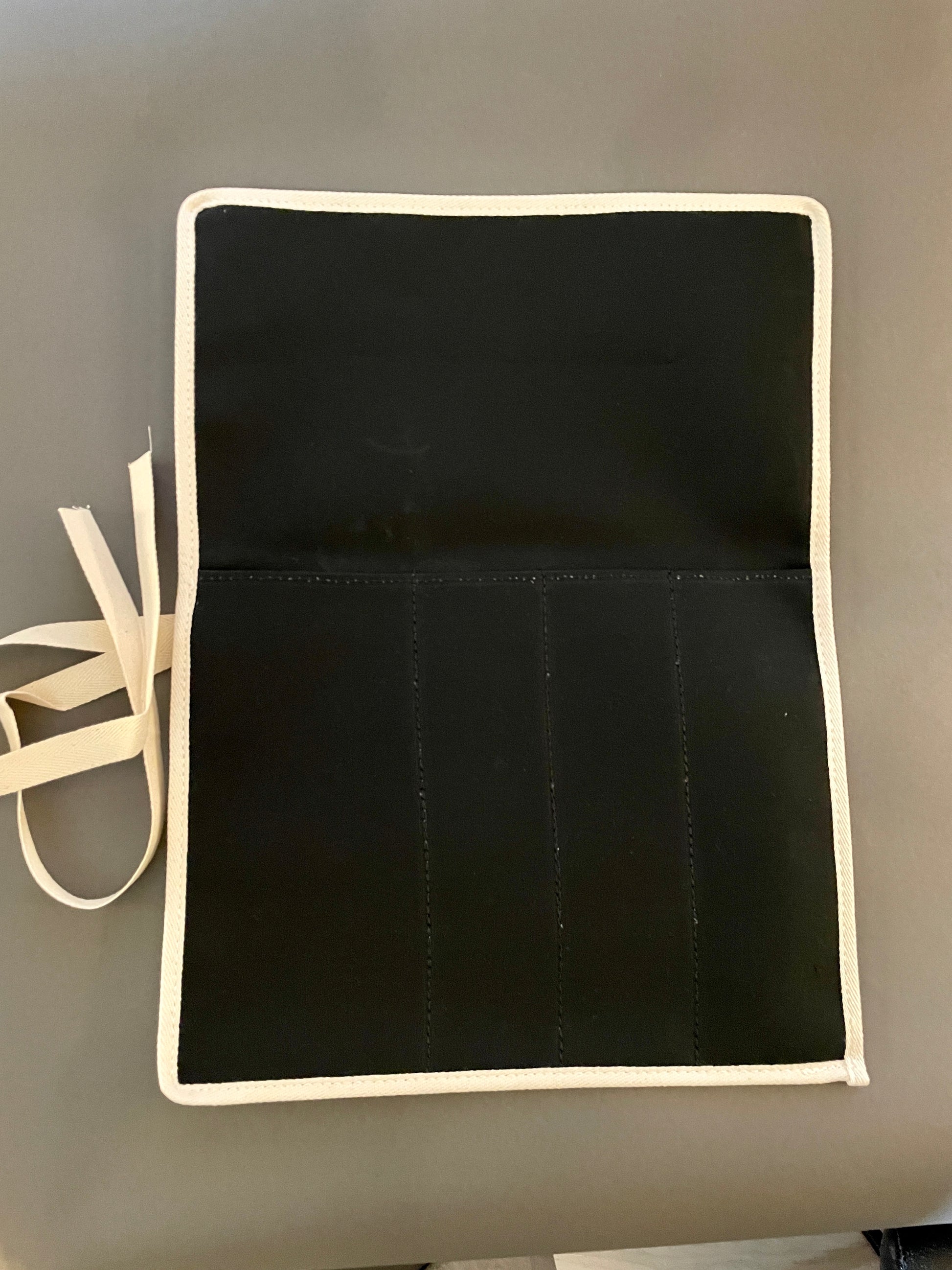 Knivveske med 4 lommer