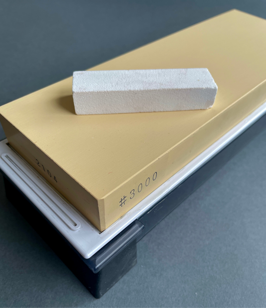 Suehiro CERAX 3000 + Nagura og etui