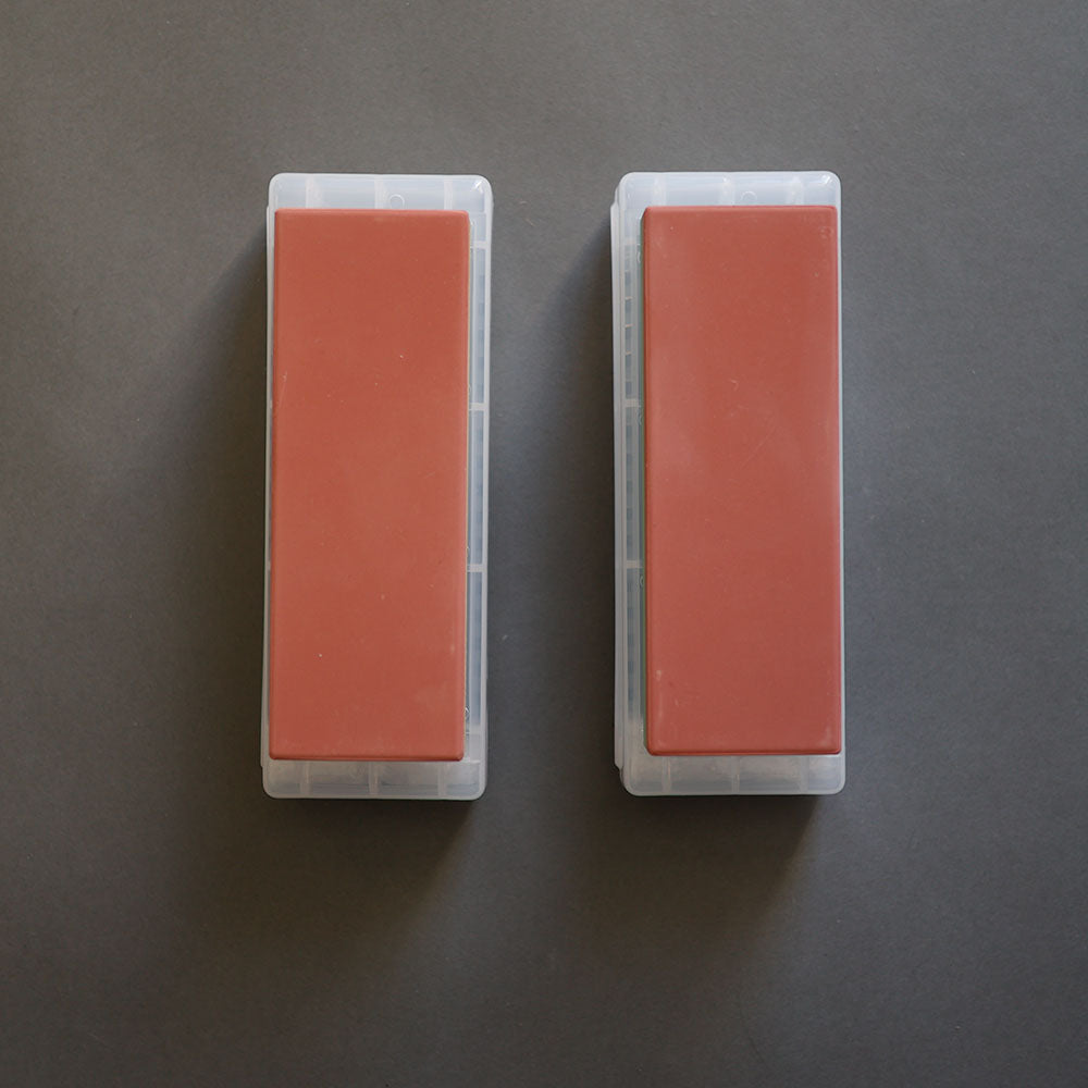 NANIWA slipesteiner, tosidige slipesteiner med ulik grit på hver side.