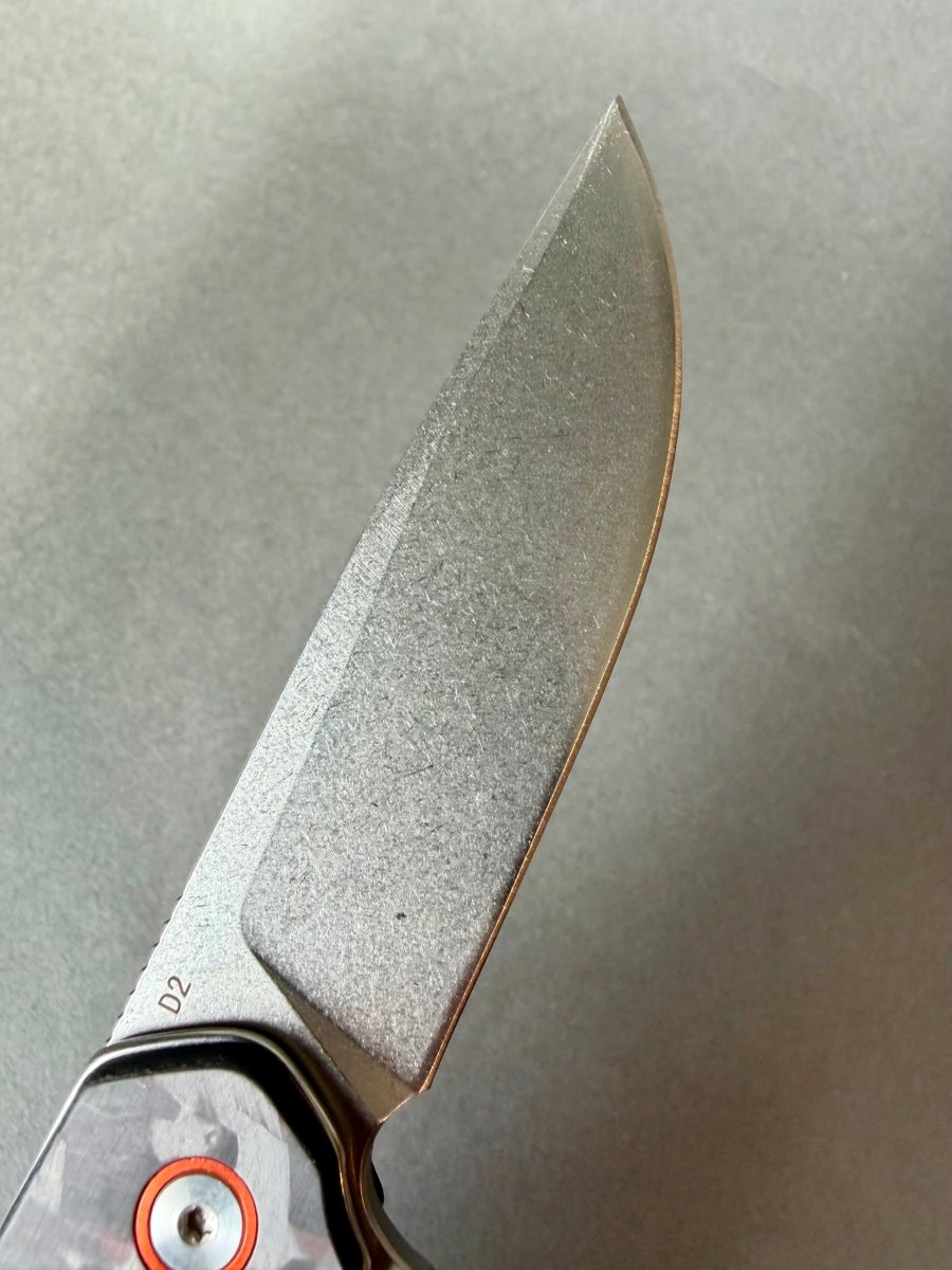 Foldekniv 9cm D2 steel Black/Red Carbon Fiber Handle EDC - Burr-knivsliping