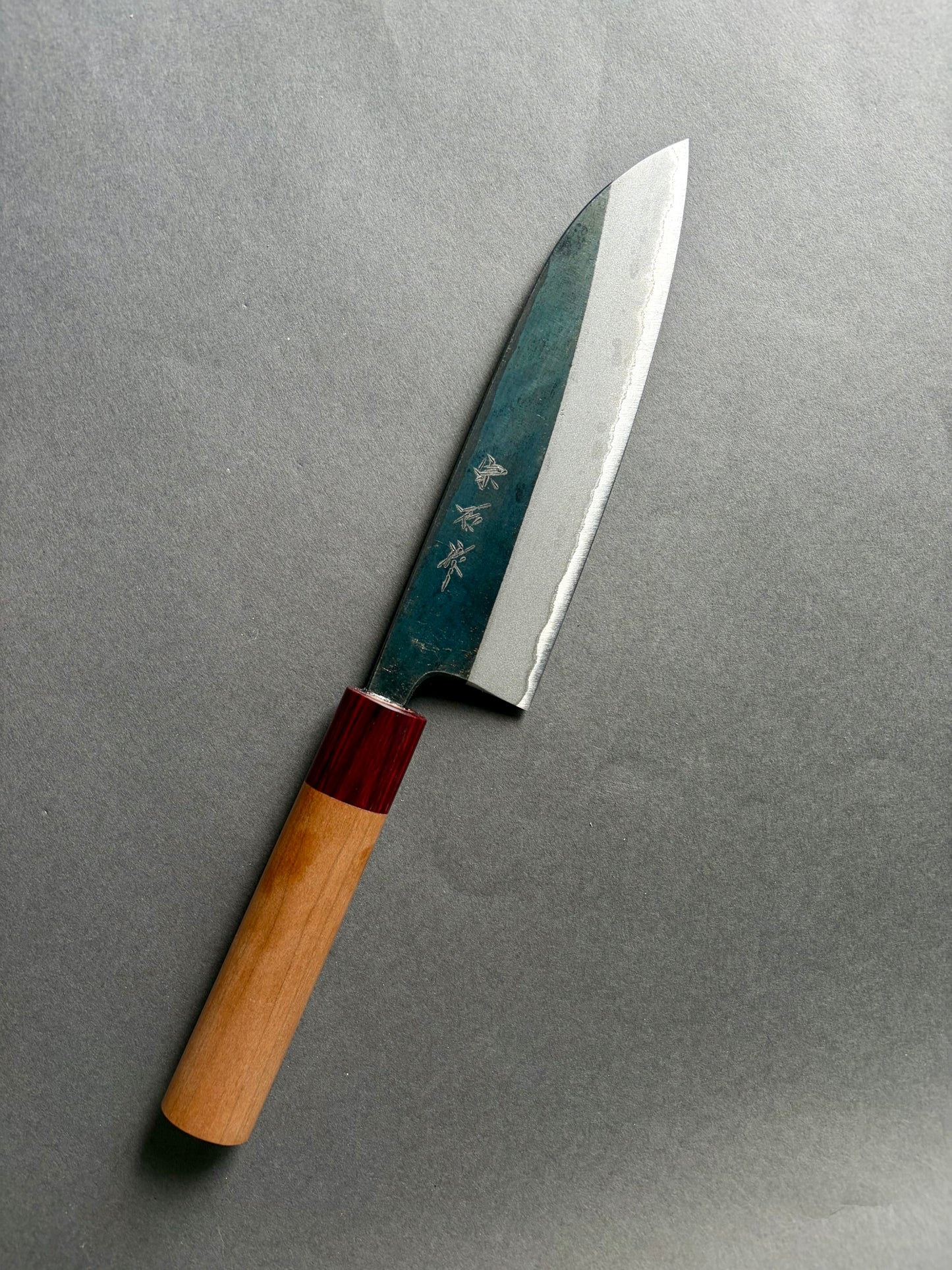 Muneishi – Santoku 165mm Aogami Blue #2 Cherry red Handle